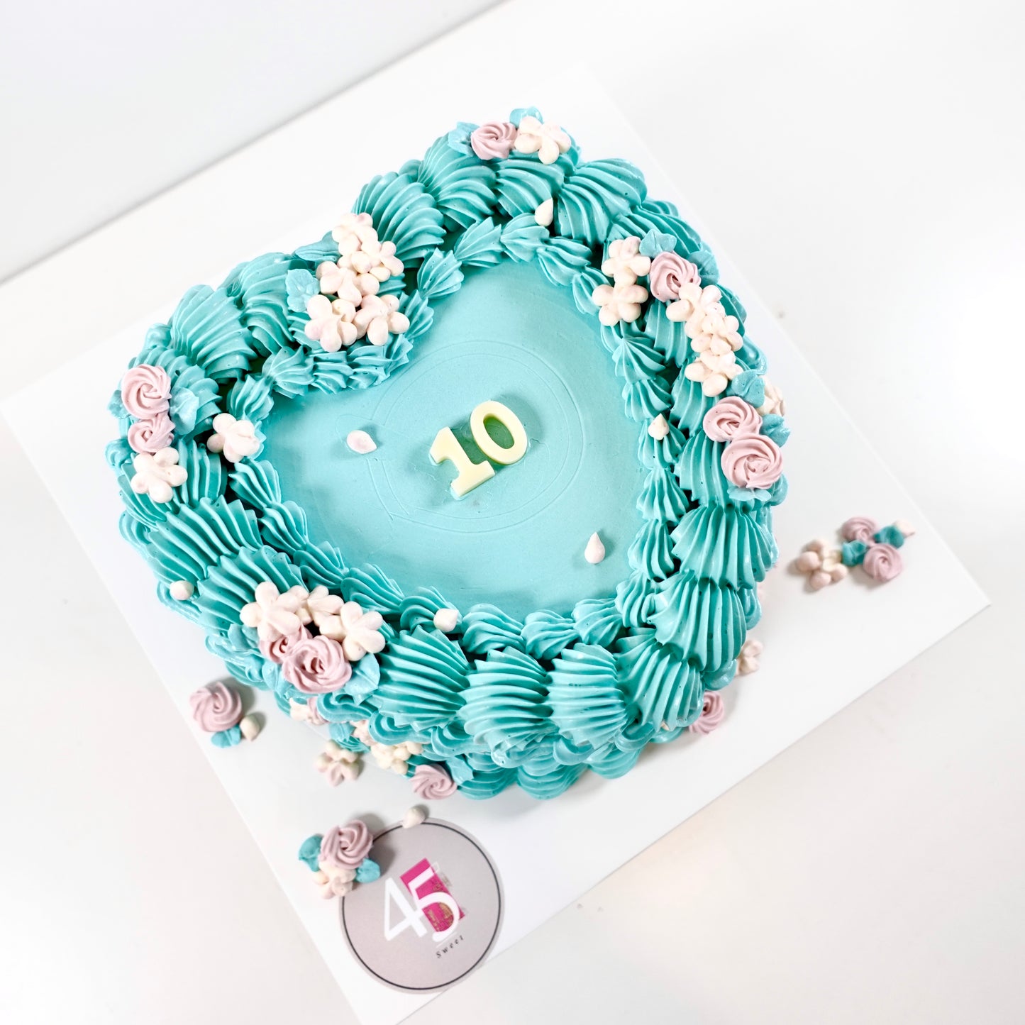 FLORAL VINTAGE HEART