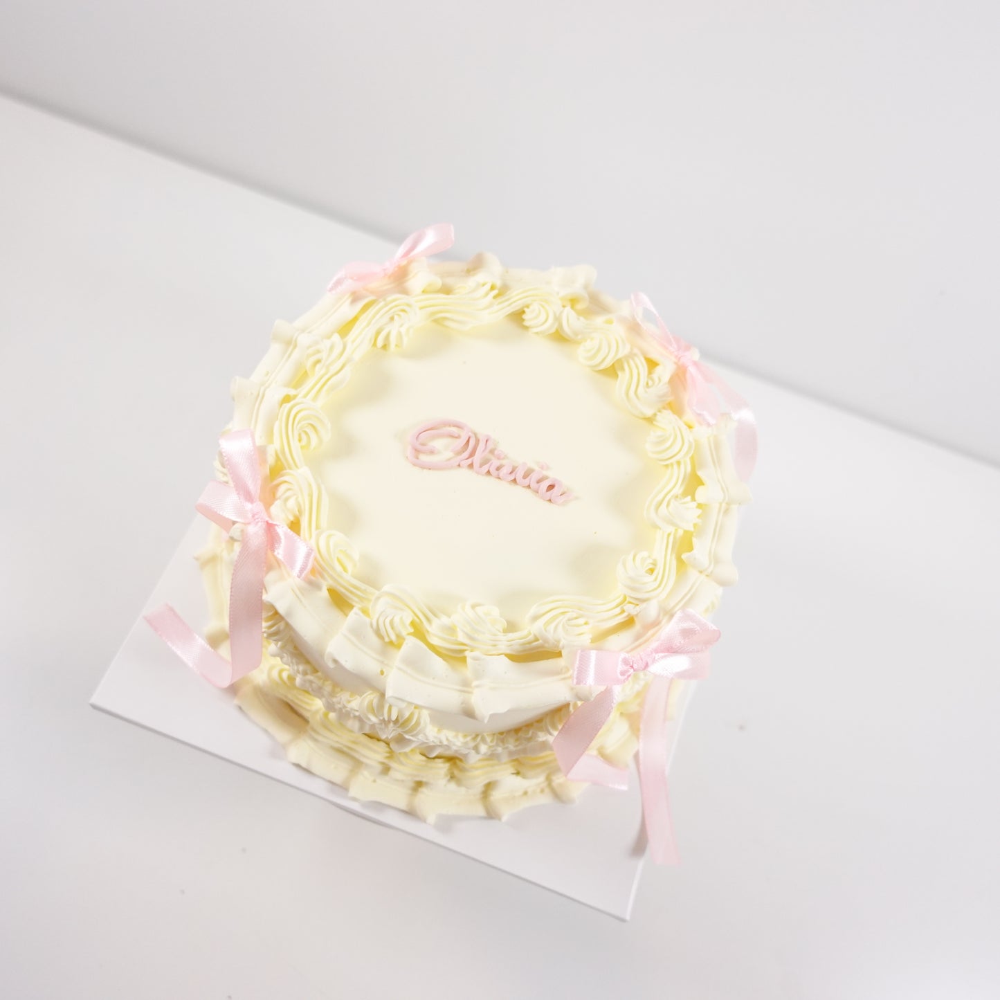 VINTAGE BOW