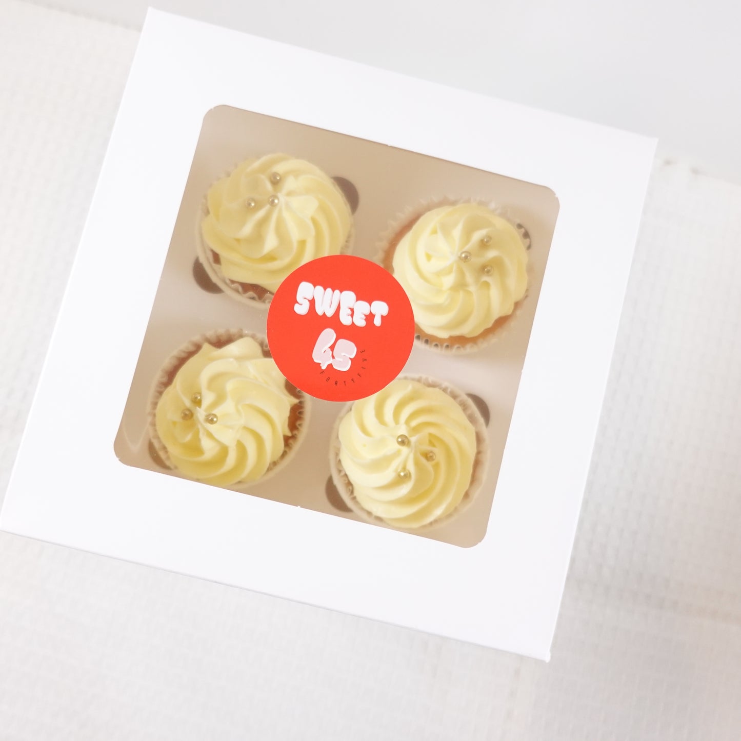 SIMPLE CUPCAKES